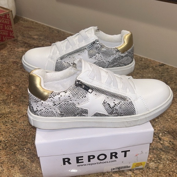 Snakeskin Star Pattern Women’s Sneaker - Picture 1 of 9